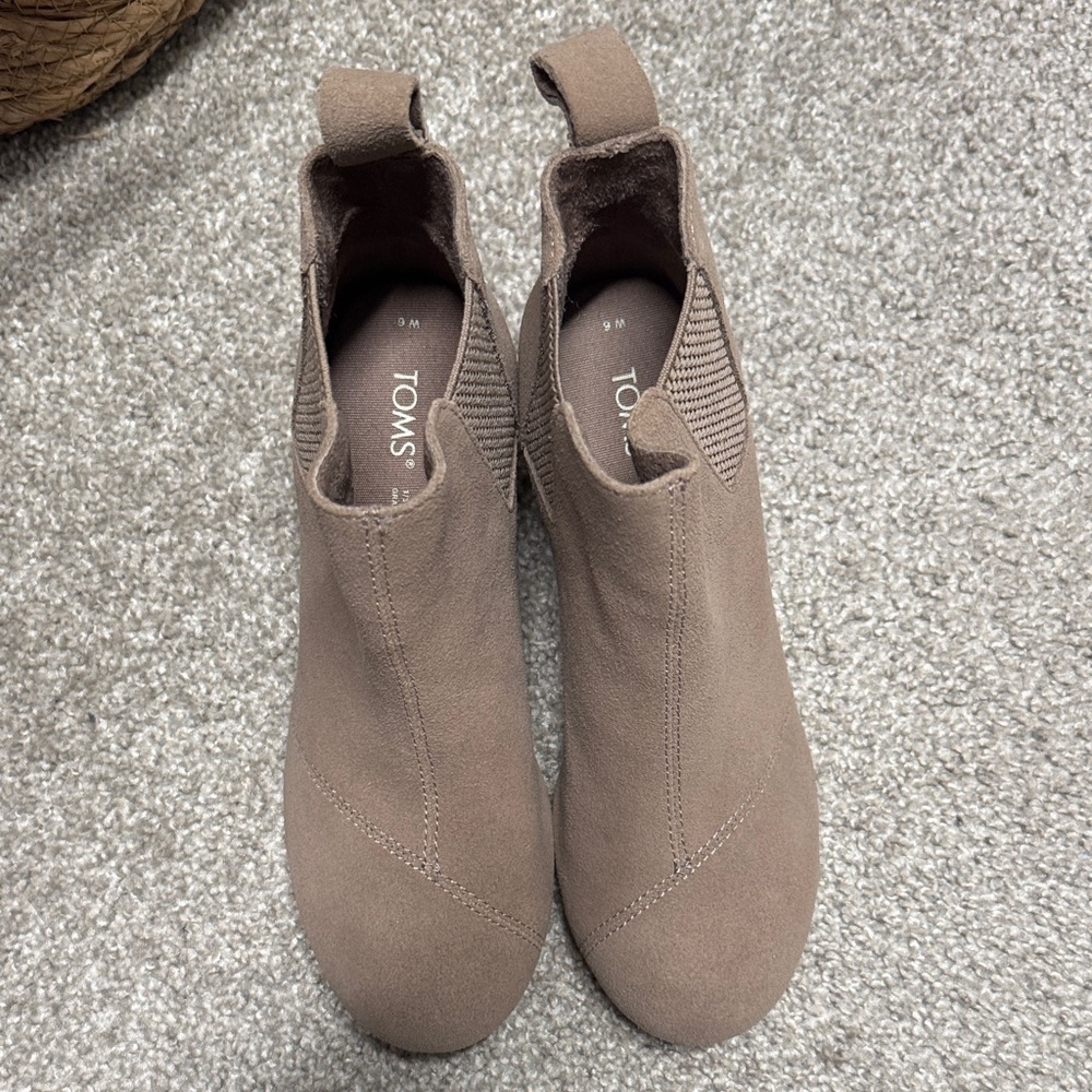 Toms Women's Taupe Ankle Booties